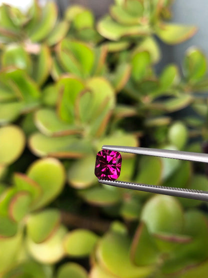 Natural Pink Malaya Garnet 1.24 ct, Tanzania