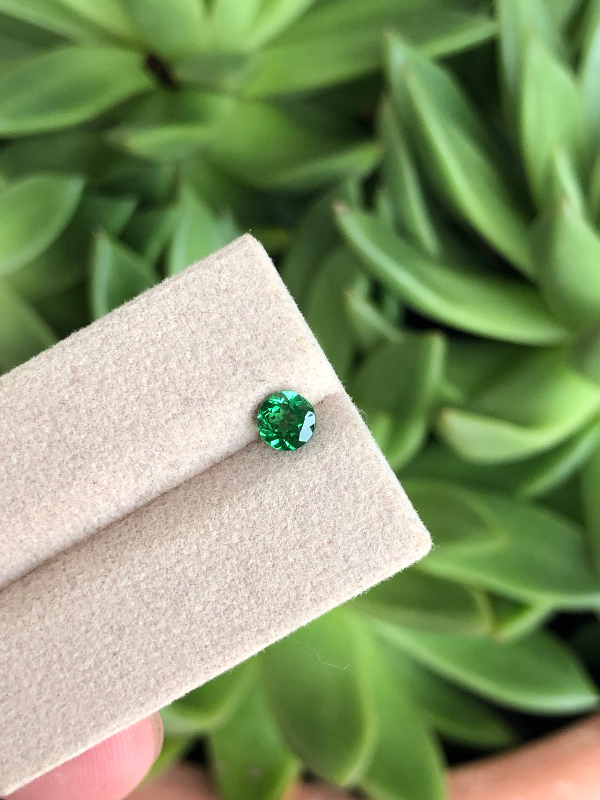 Tsavorite 0.57 Ct