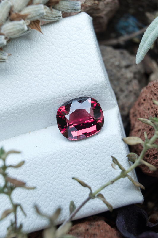 Natural Red Garnet 1.50 ct, Tanzania