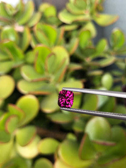 Natural Pink Malaya Garnet 1.24 ct, Tanzania
